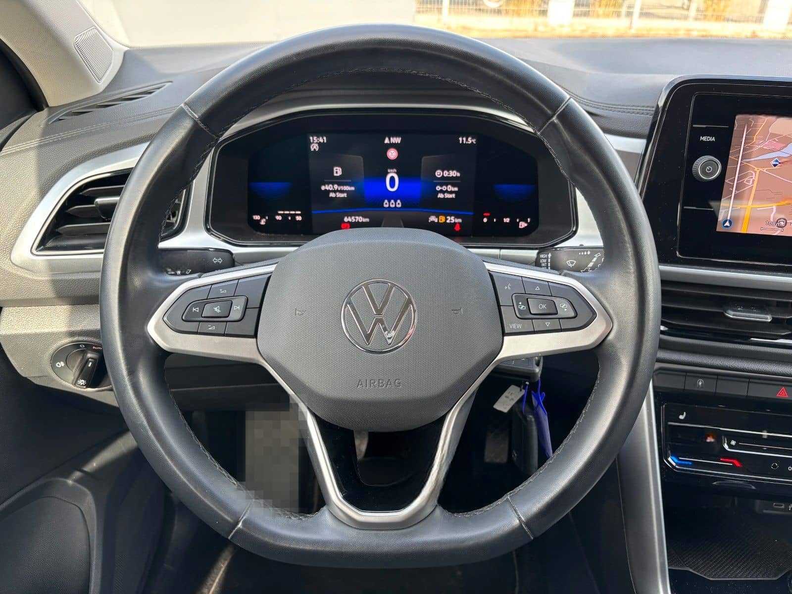 Volkswagen T-Roc Life AHK NAVI SHZ SPUR foto 12