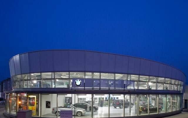 BMW 330i Tour. M Sport Curved HiFi Kamera Ambilight foto 3