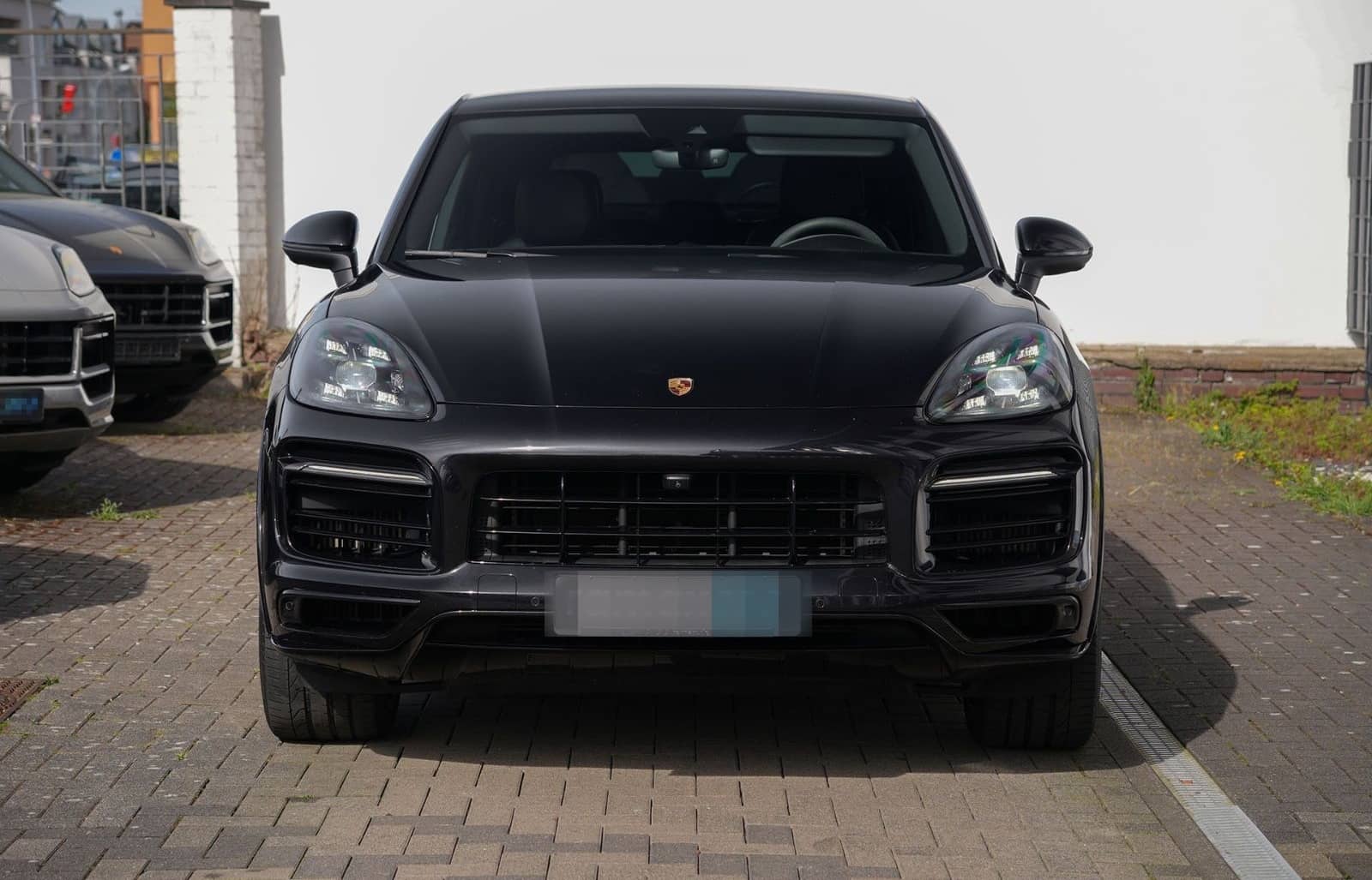 Porsche E-Hybrid Coupé SPORTDESIGN-PAKET-SPORTABGAS.-22" foto 2