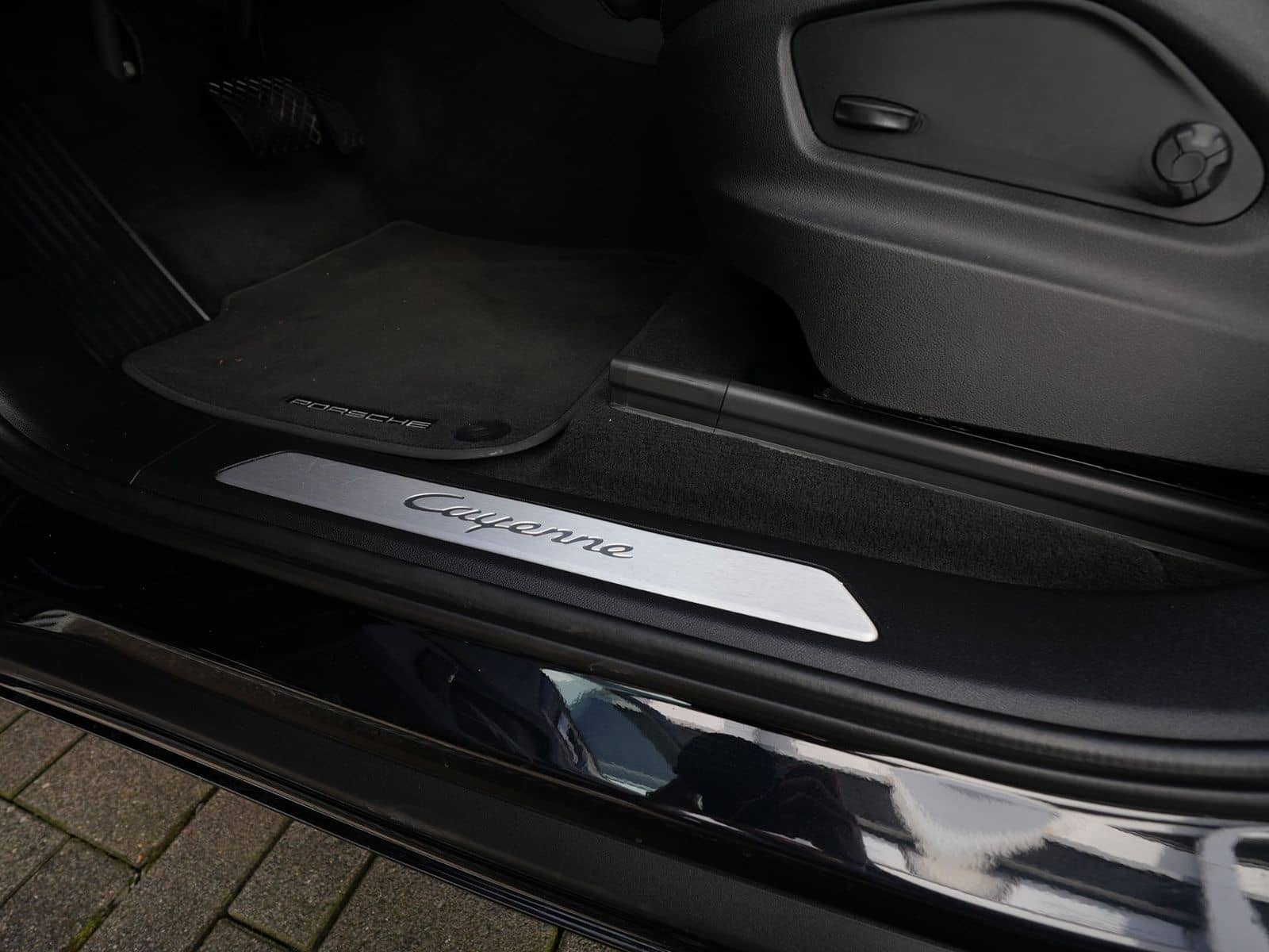 Porsche E-Hybrid Coupé SPORTDESIGN-PAKET-SPORTABGAS.-22" foto 19