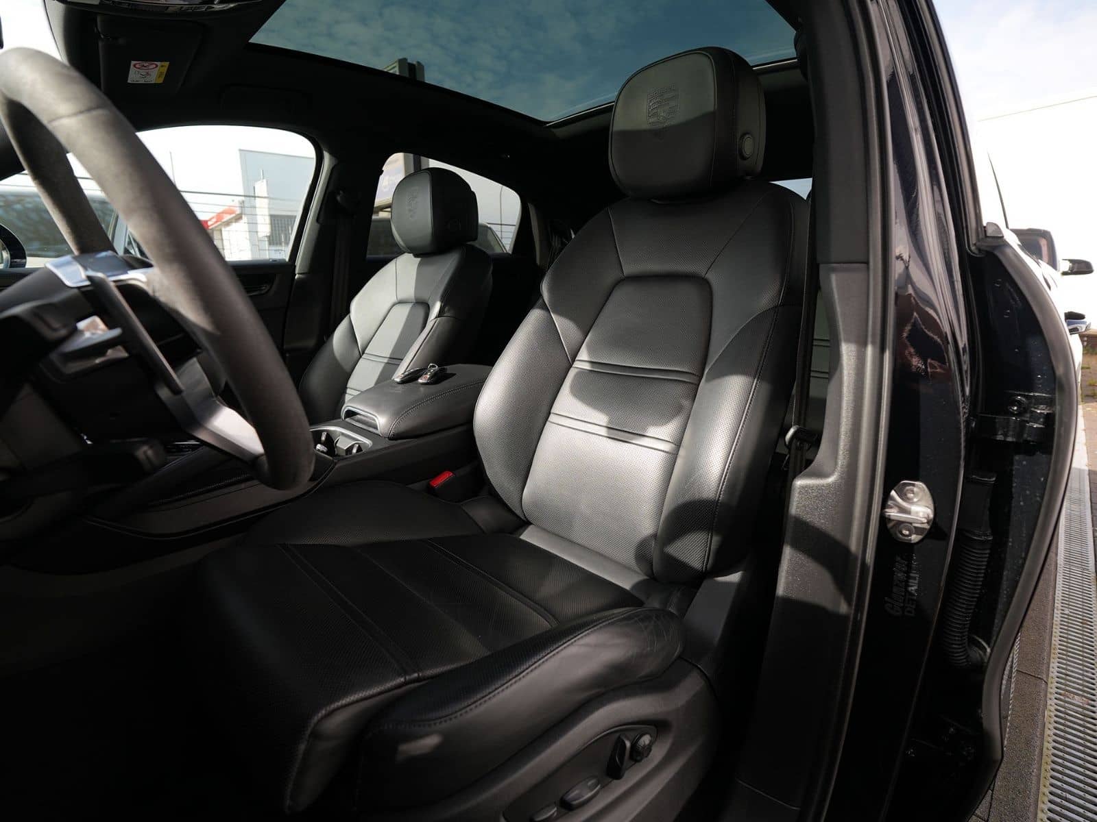 Porsche E-Hybrid Coupé SPORTDESIGN-PAKET-SPORTABGAS.-22" foto 5