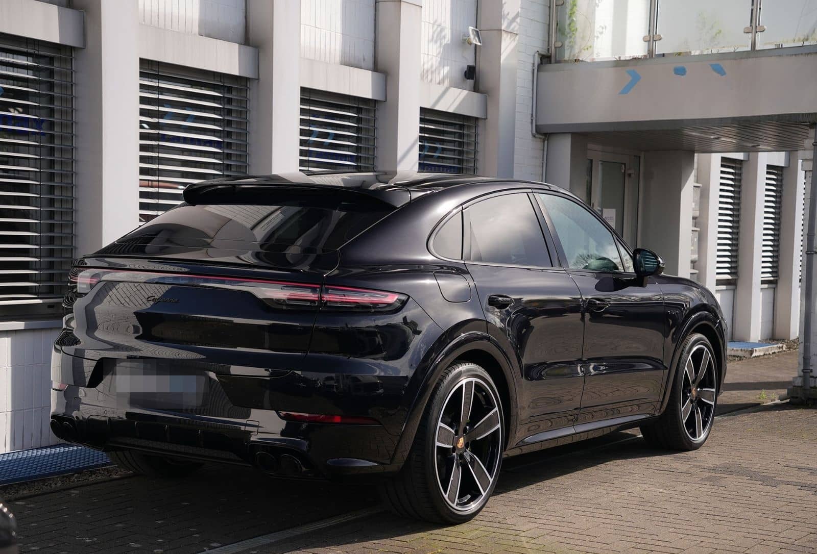 Porsche E-Hybrid Coupé SPORTDESIGN-PAKET-SPORTABGAS.-22" foto 8