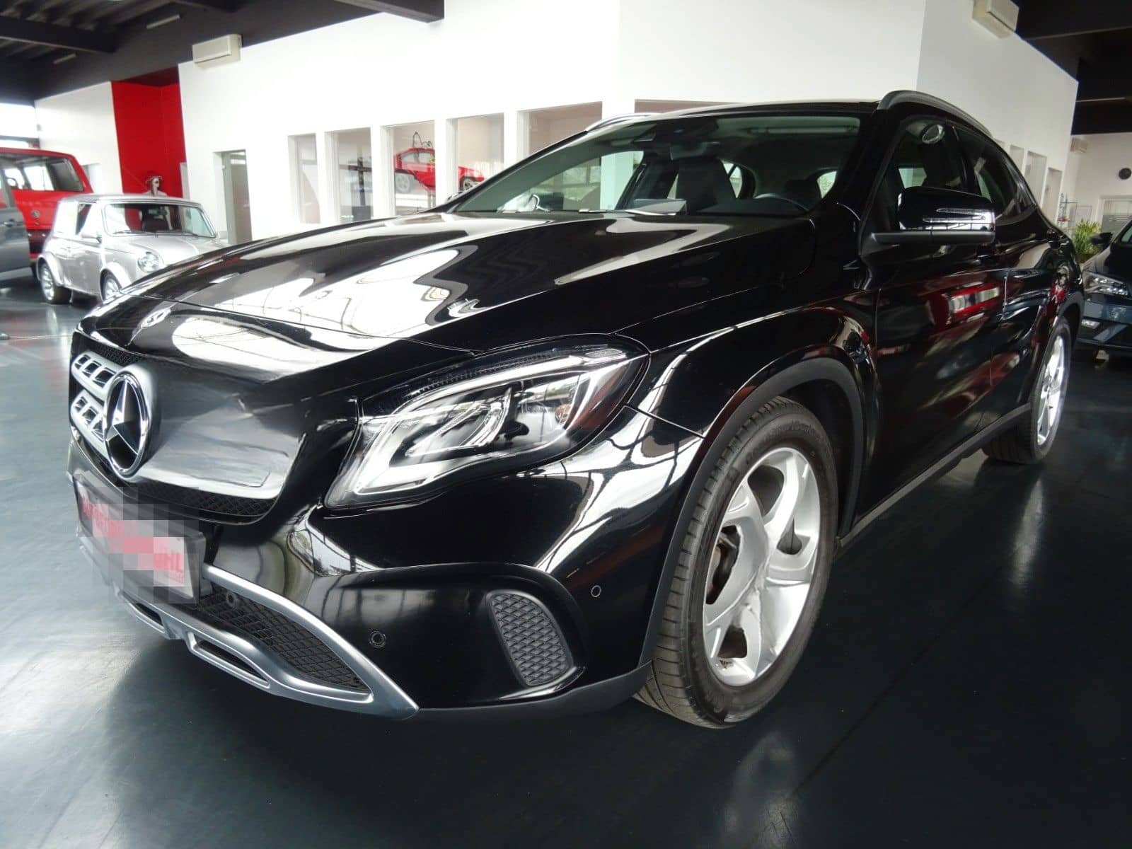 Mercedes-Benz GLA 200 Urban/ Autom./ Navi/ LED/ PDC/ AHK/ Pano foto 2