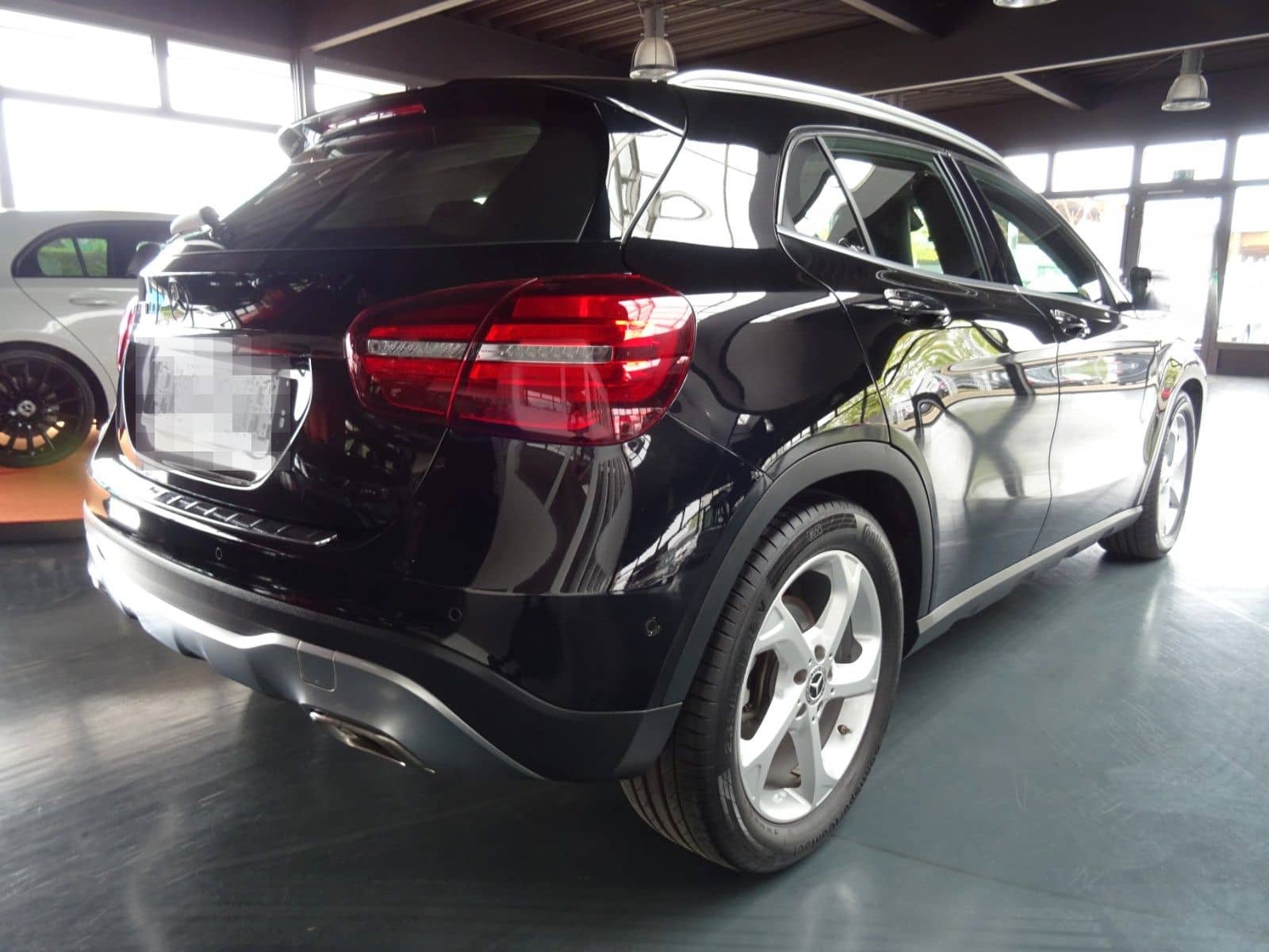 Mercedes-Benz GLA 200 Urban/ Autom./ Navi/ LED/ PDC/ AHK/ Pano foto 23