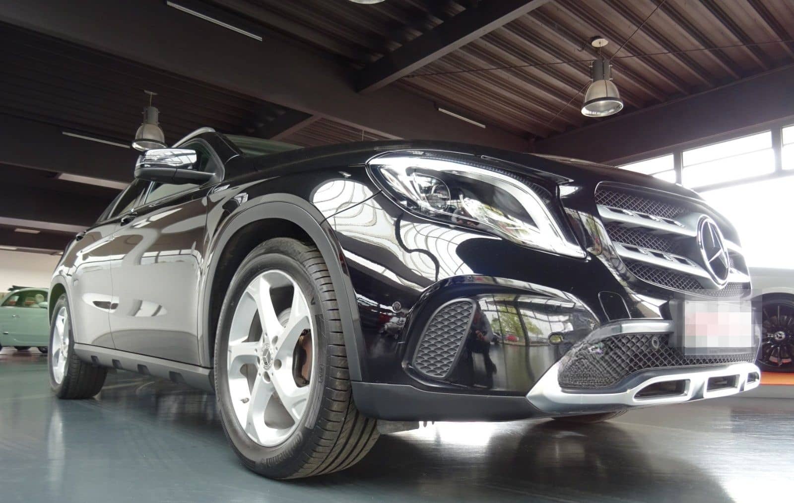 Mercedes-Benz GLA 200 Urban/ Autom./ Navi/ LED/ PDC/ AHK/ Pano foto 7
