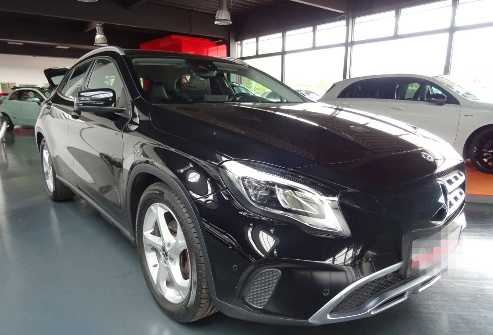 Mercedes-Benz GLA 200 Urban/ Autom./ Navi/ LED/ PDC/ AHK/ Pano foto 8