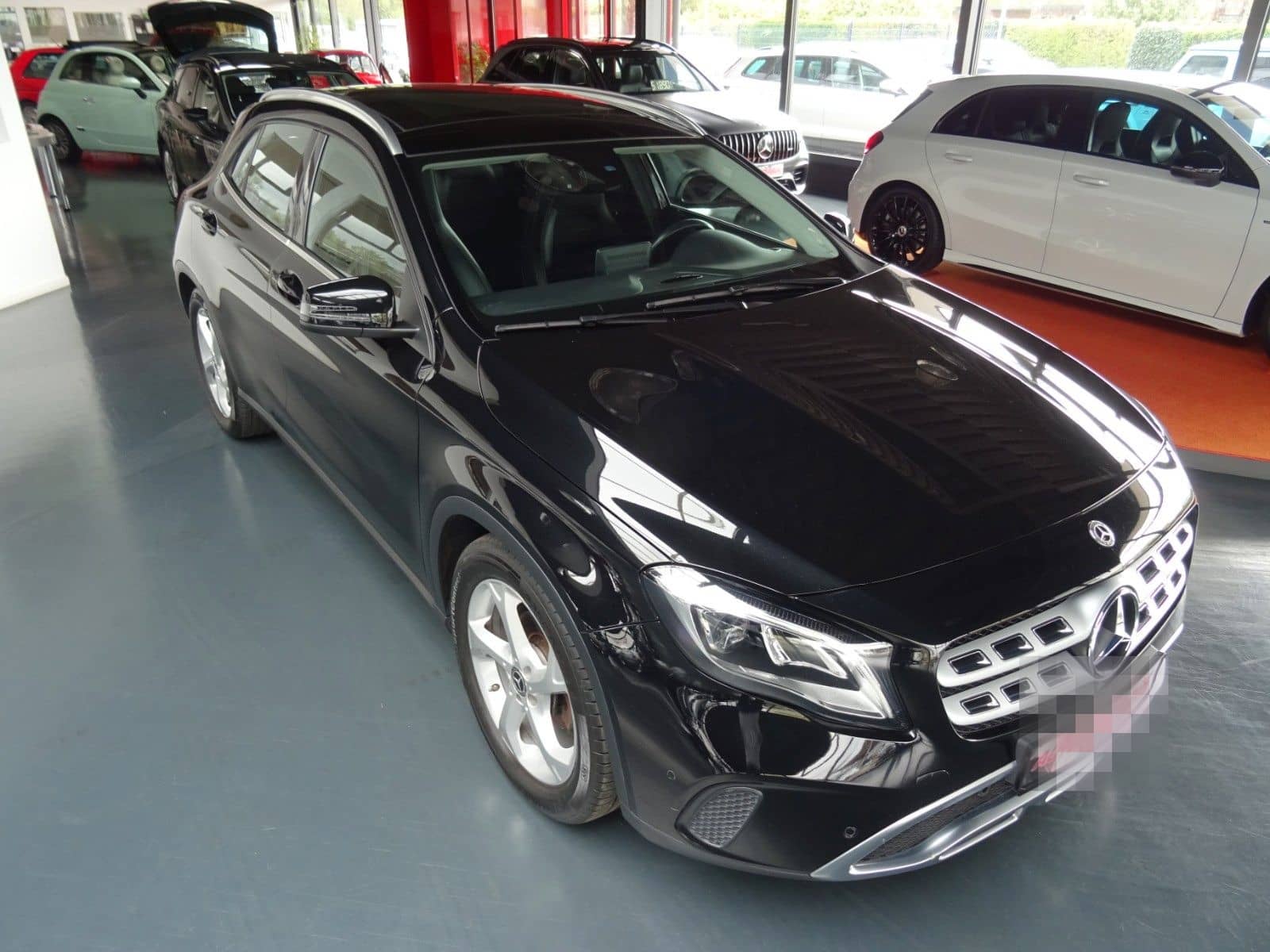 Mercedes-Benz GLA 200 Urban/ Autom./ Navi/ LED/ PDC/ AHK/ Pano foto 9