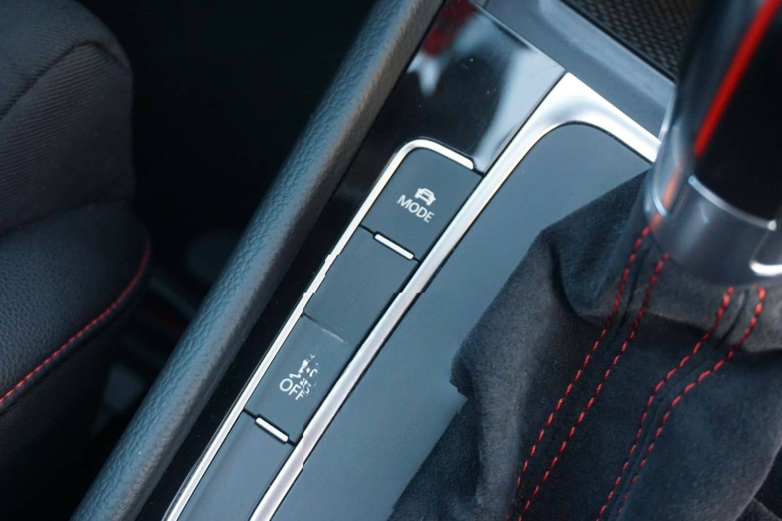 Volkswagen Golf VII Lim. GTI Clubsport / Recaro / Pano/ DCC foto 13