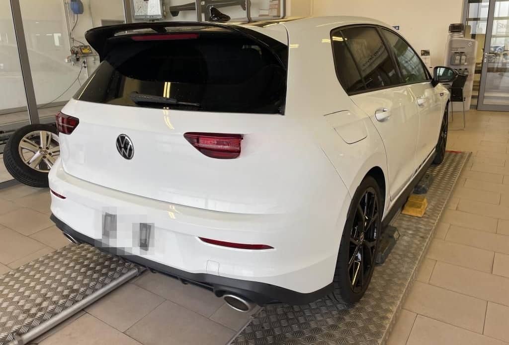 Volkswagen Golf GTI Clubsport Black Style 2.0TSI 310,-ohne foto 4