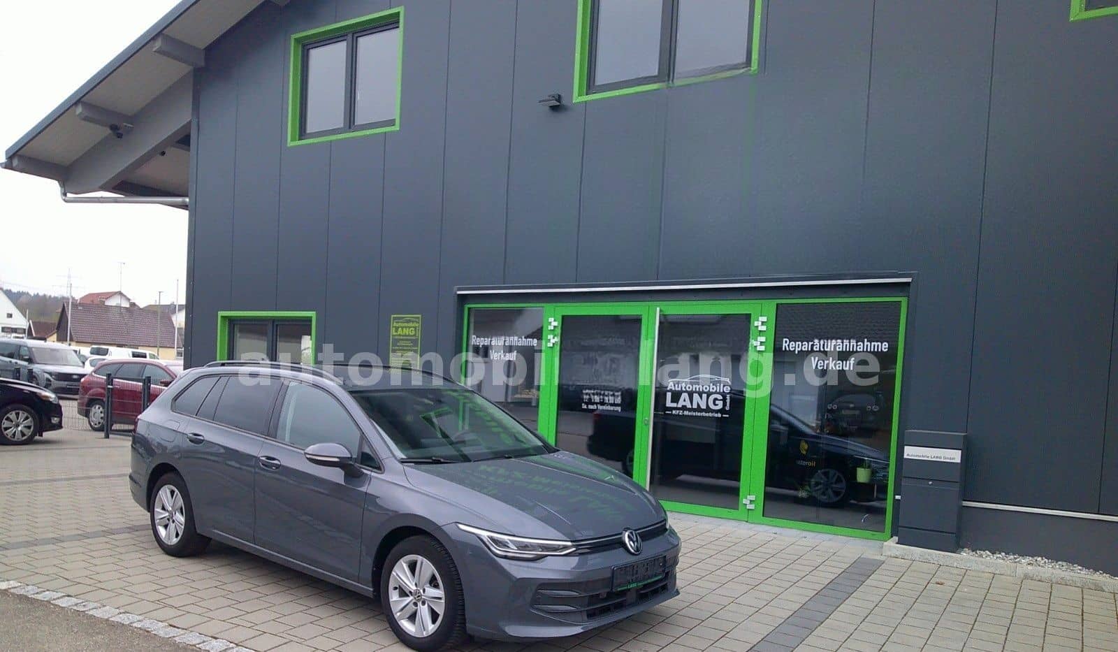 Volkswagen Golf VIII Variant 1.5 TSI Life #SHZ #LRHZ #LED foto 1