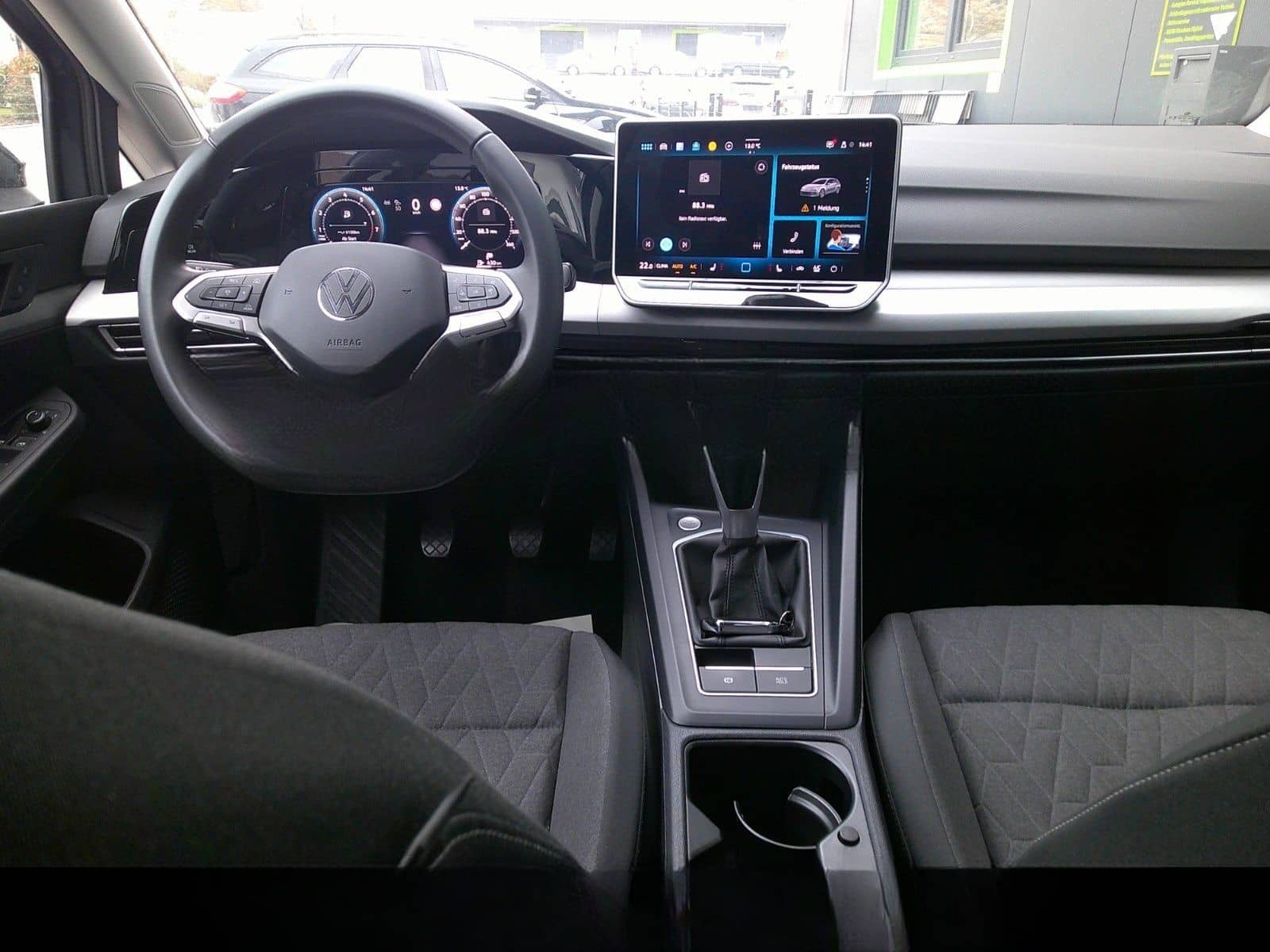 Volkswagen Golf VIII Variant 1.5 TSI Life #SHZ #LRHZ #LED foto 11