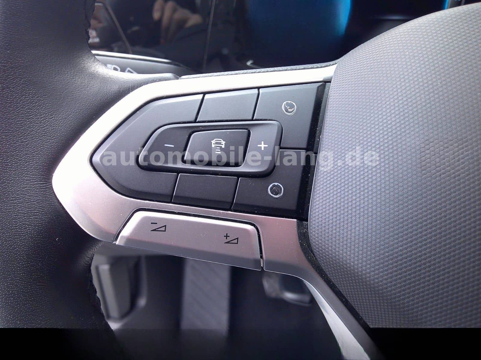 Volkswagen Golf VIII Variant 1.5 TSI Life #SHZ #LRHZ #LED foto 14