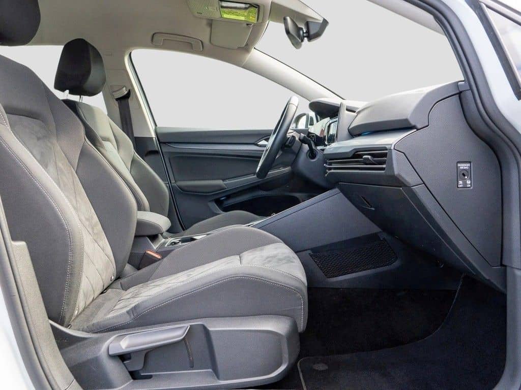 Volkswagen Golf VIII Lim. 1.4 eTSI DSG Style *LED*Kamera* foto 6