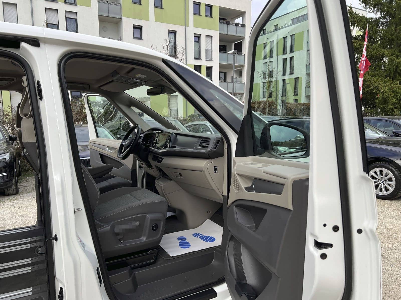 Volkswagen T7 Multivan Lang Life 7-SITZ+ACC+KAMERA+LED+SPUR foto 12