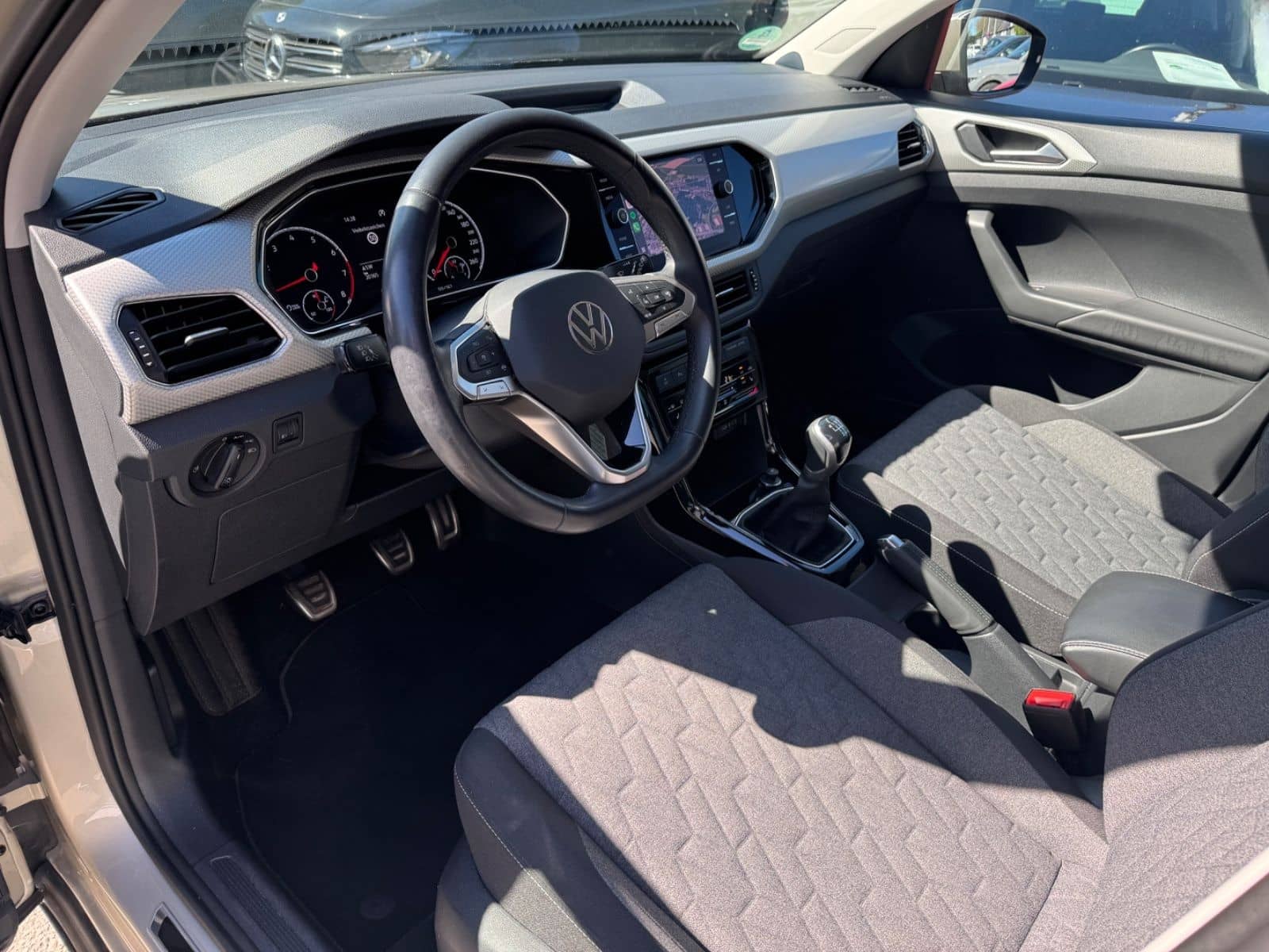 Volkswagen T-Cross Move Navi ACC AHK DAB PDC Shz Allwetter foto 9