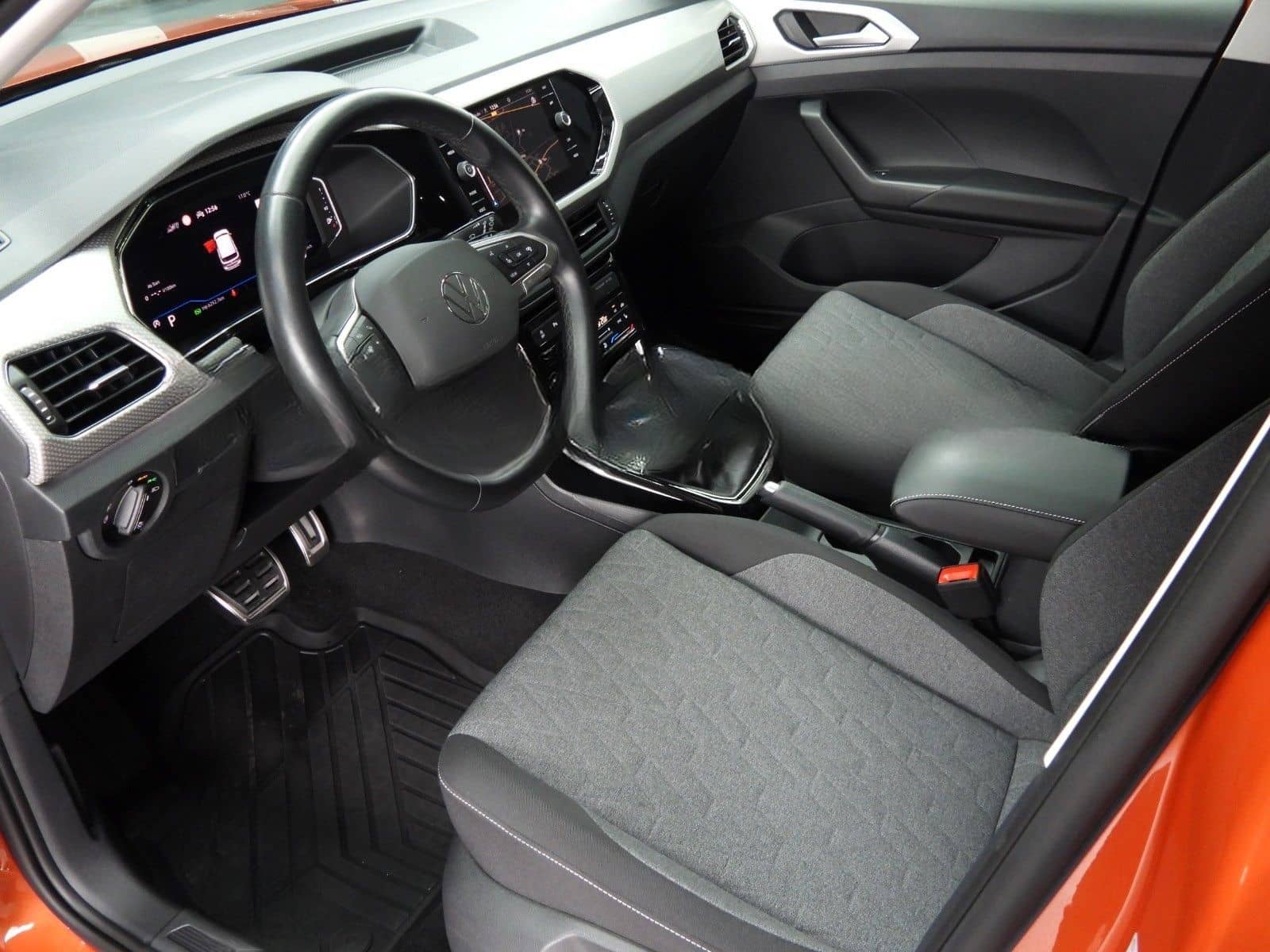 Volkswagen T-CROSS 1.0 TSI MOVE foto 11