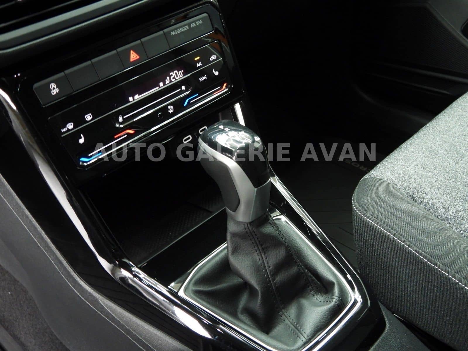 Volkswagen T-CROSS 1.0 TSI MOVE foto 20