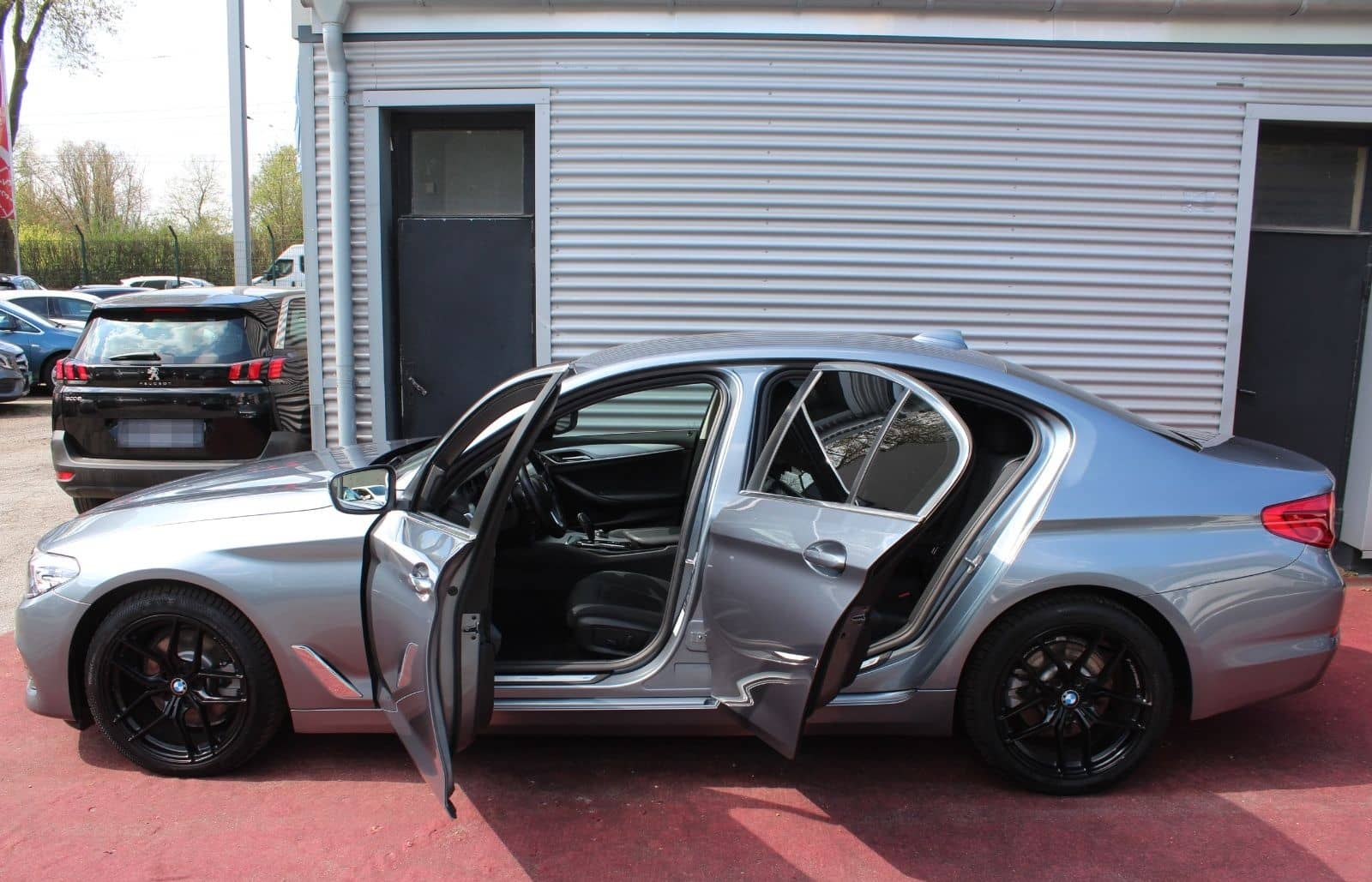 BMW 520 i AUTOMATIK KLIMA NAVI 19.ZOLL ALU PDC KAMER foto 12