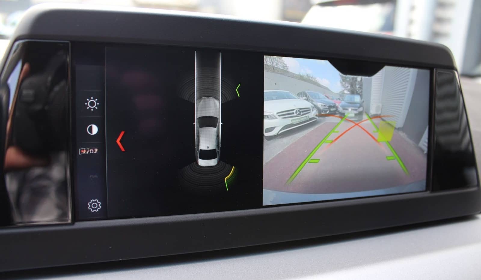 BMW 520 i AUTOMATIK KLIMA NAVI 19.ZOLL ALU PDC KAMER foto 6