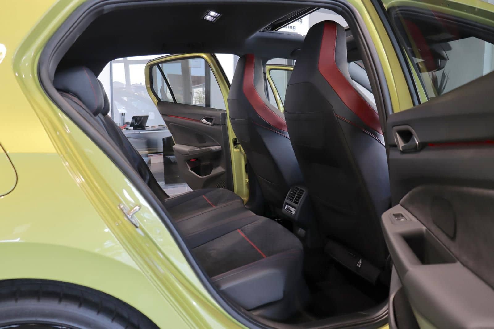 Volkswagen Golf 2.0 TSI GTI Clubsport *PANO*MATRIX*19-ZOLL* foto 15