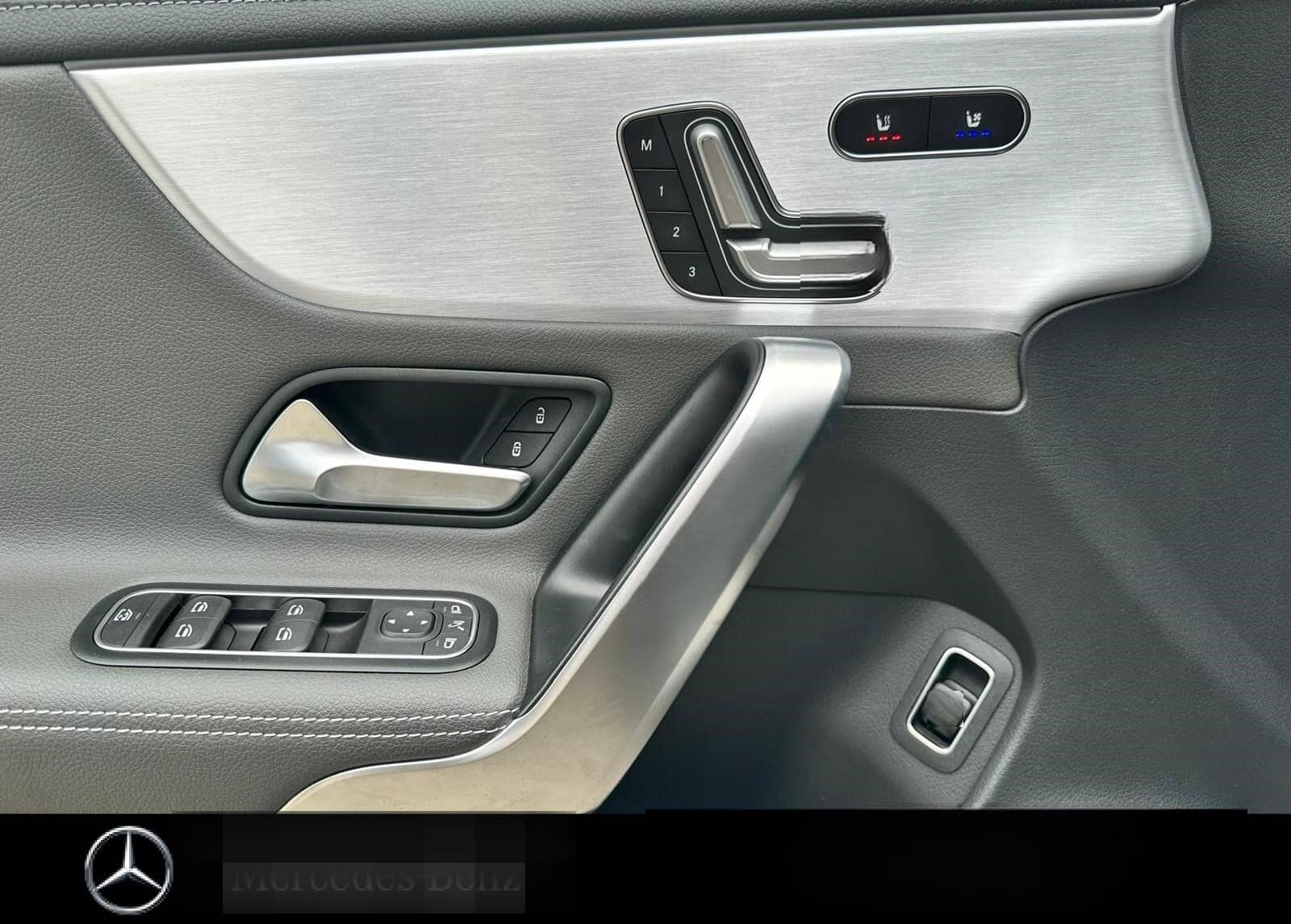 Mercedes-Benz CLA250 4M SB DIST MLED STHZ PAN HUD AHK BUR AMG foto 6