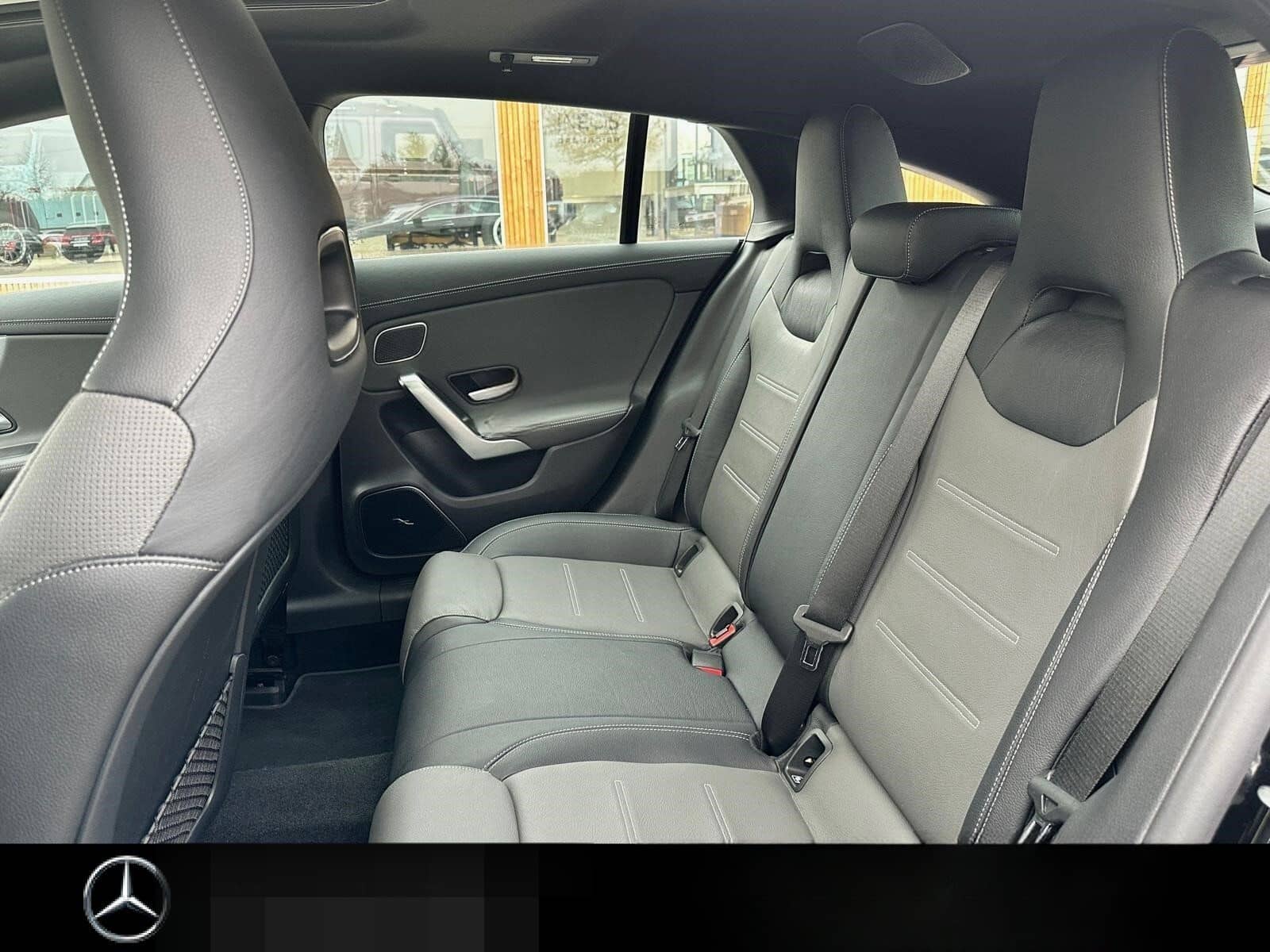 Mercedes-Benz CLA250 4M SB DIST MLED STHZ PAN HUD AHK BUR AMG foto 7