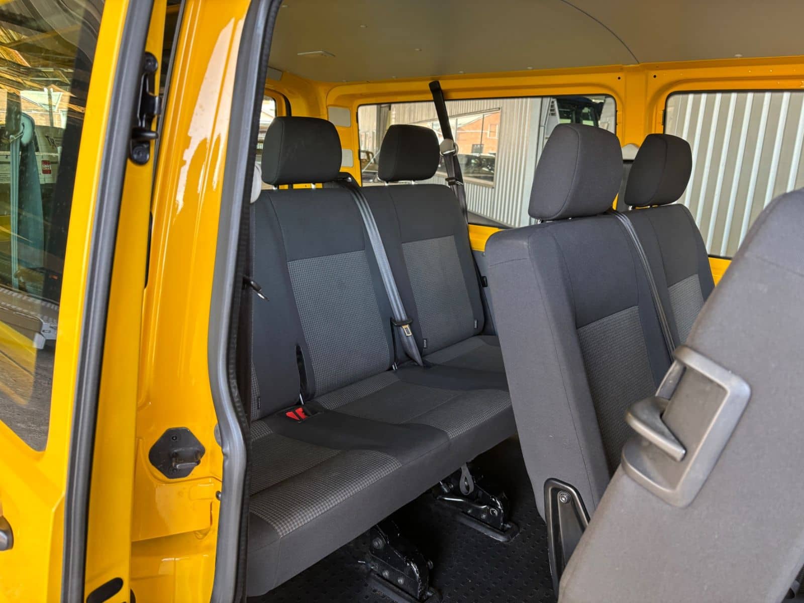 Volkswagen T6 Caravelle 2.0 TDI Lang 8-Sitzer / Navigation foto 14