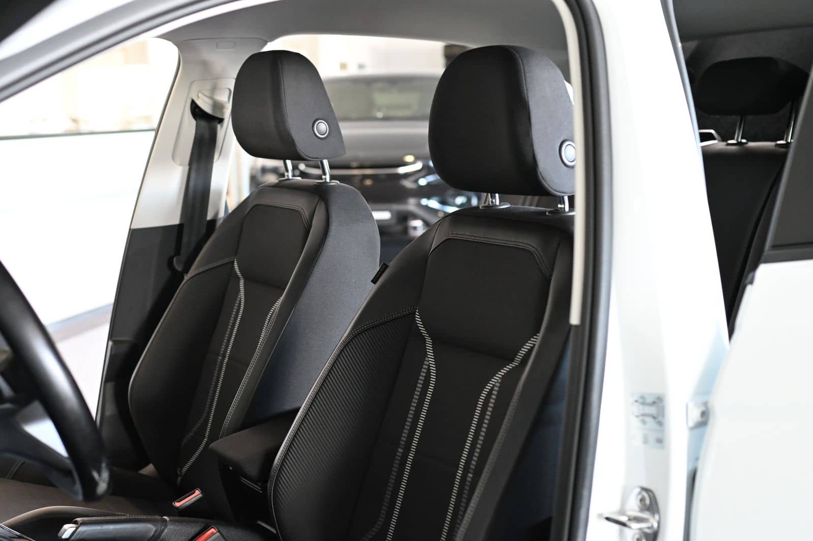 Volkswagen Taigo 1.0 TSI DKG Style Navigation Matrix SHZ  foto 18