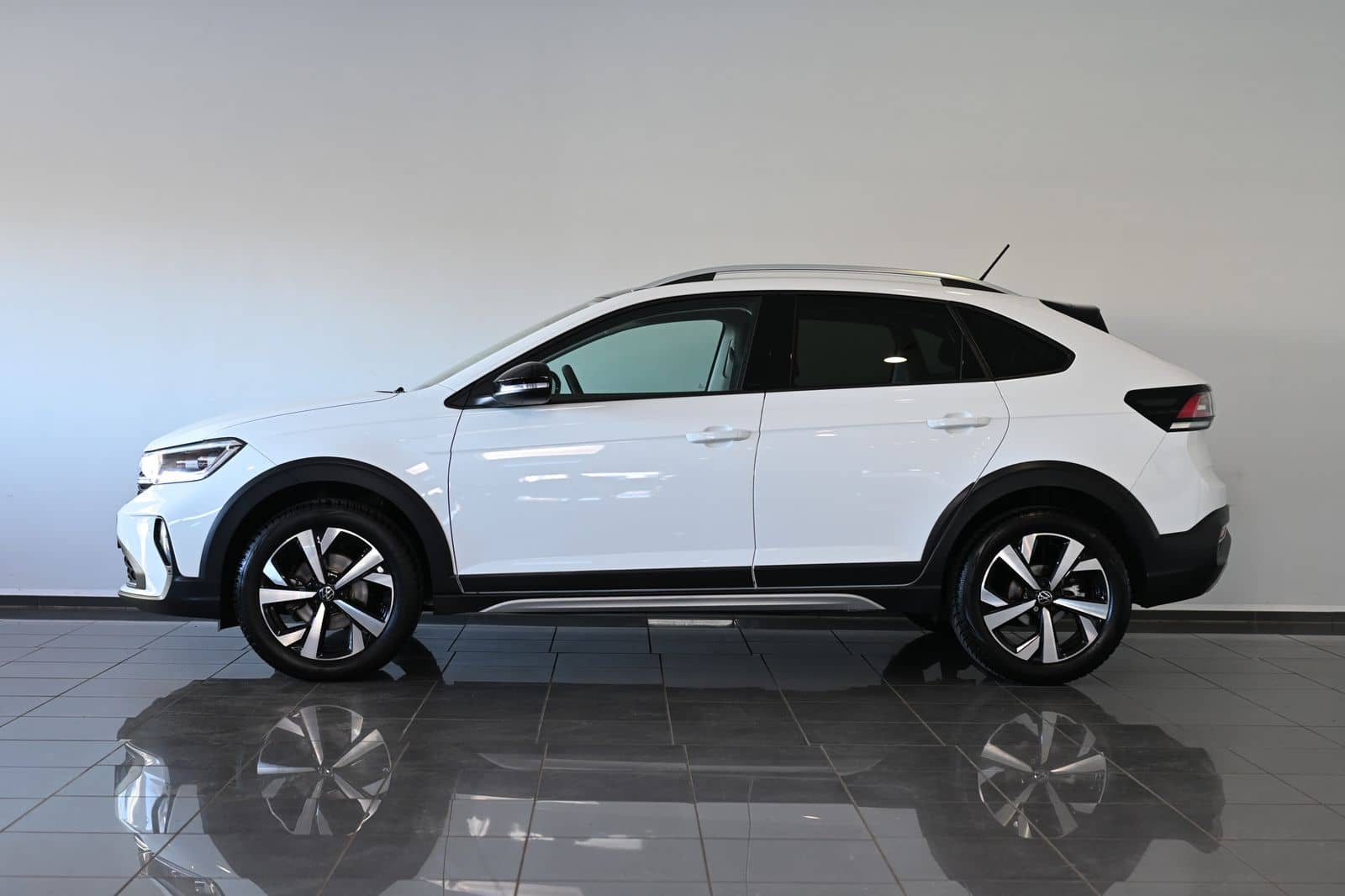 Volkswagen Taigo 1.0 TSI DKG Style Navigation Matrix SHZ  foto 3