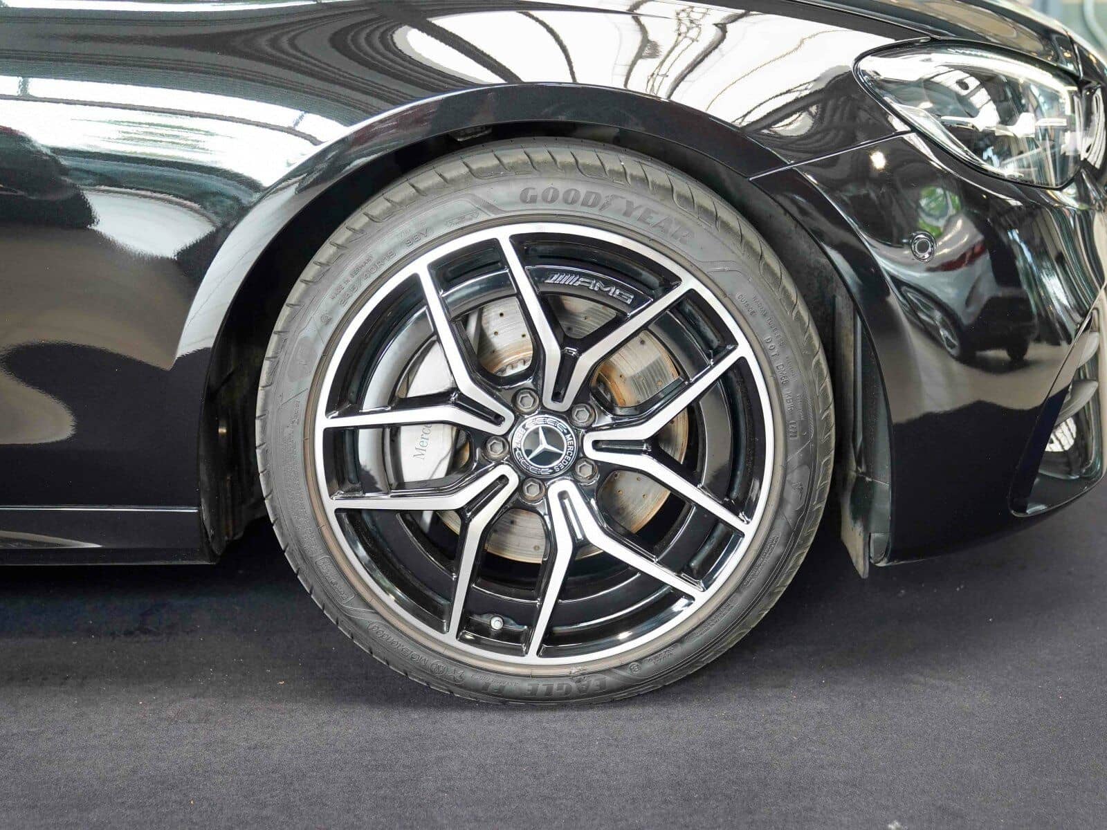 Mercedes-Benz E 220 d T AMG Line Night Totwinkel 360° CarPlay foto 2