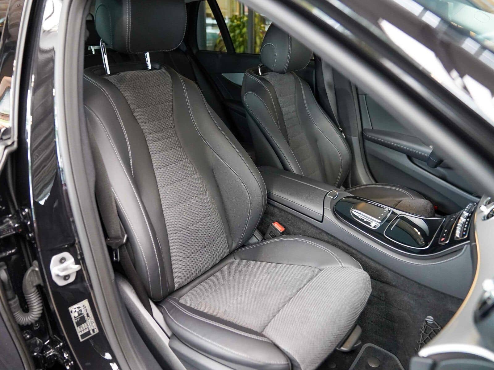 Mercedes-Benz E 220 d T AMG Line Night Totwinkel 360° CarPlay foto 8