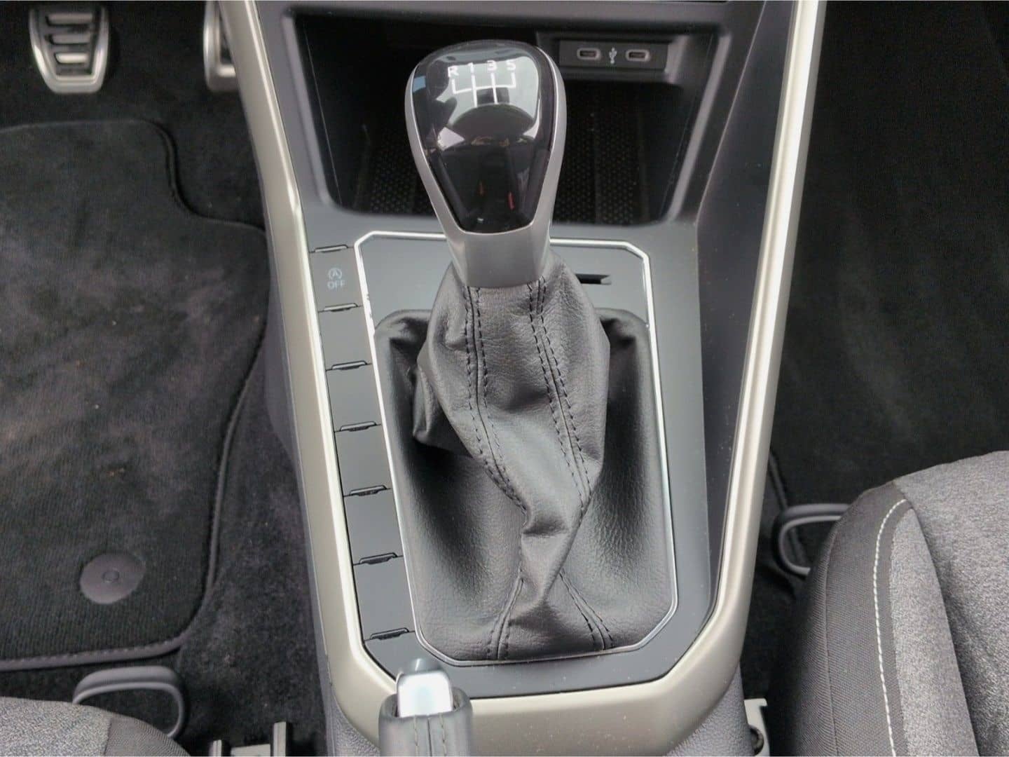 Volkswagen Taigo MOVE TSI*LED SHZ digCockp VKZ-Erk AppConn foto 11