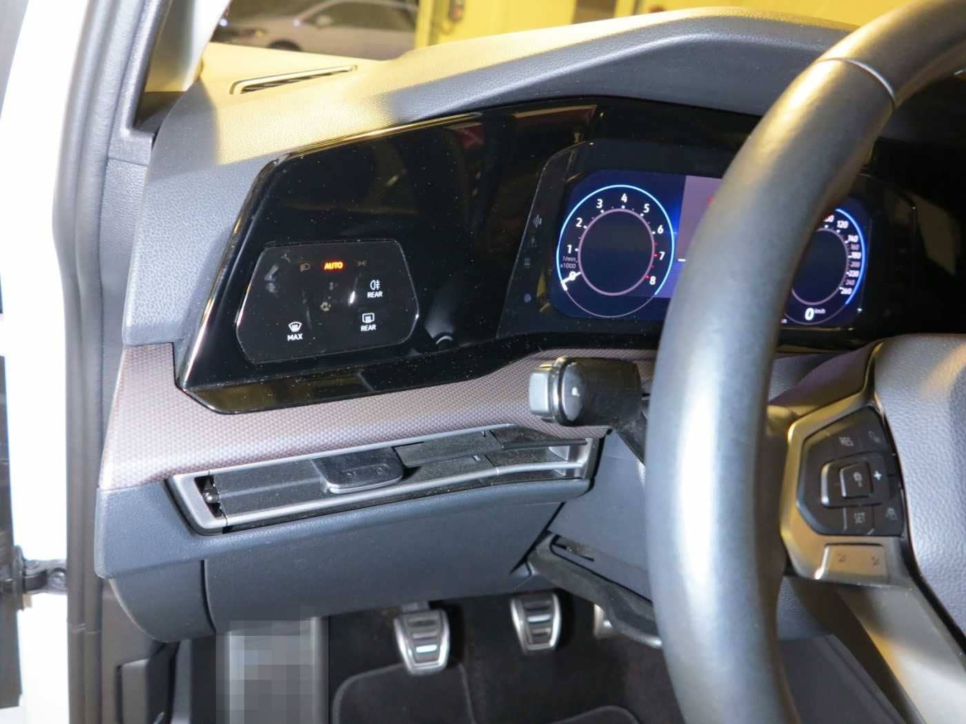 Volkswagen Golf VIII 1.5 TSI OPF Life Navi Stdhzg ACC DAB foto 25