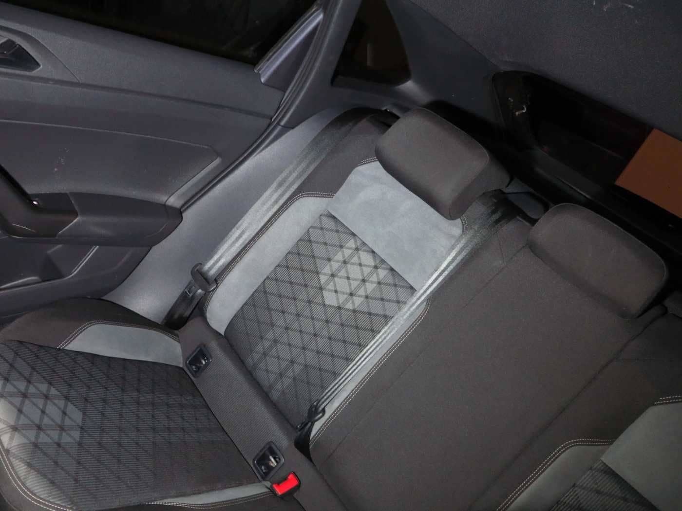 Volkswagen Taigo 1.0 TSI OPF DSG7 R-Line Navi DAB ACC LM18 foto 18