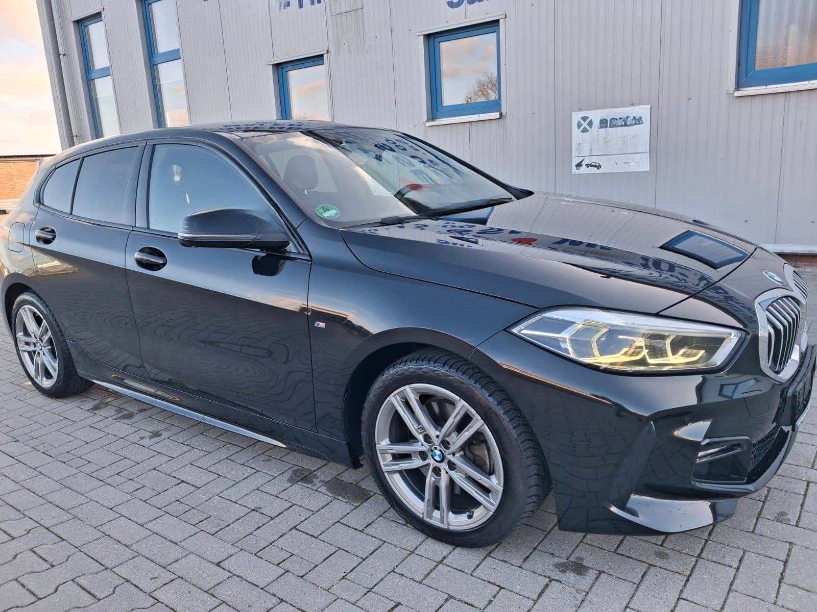 BMW 118 1 Limousine 118 i M Sport* M Paket * foto 2