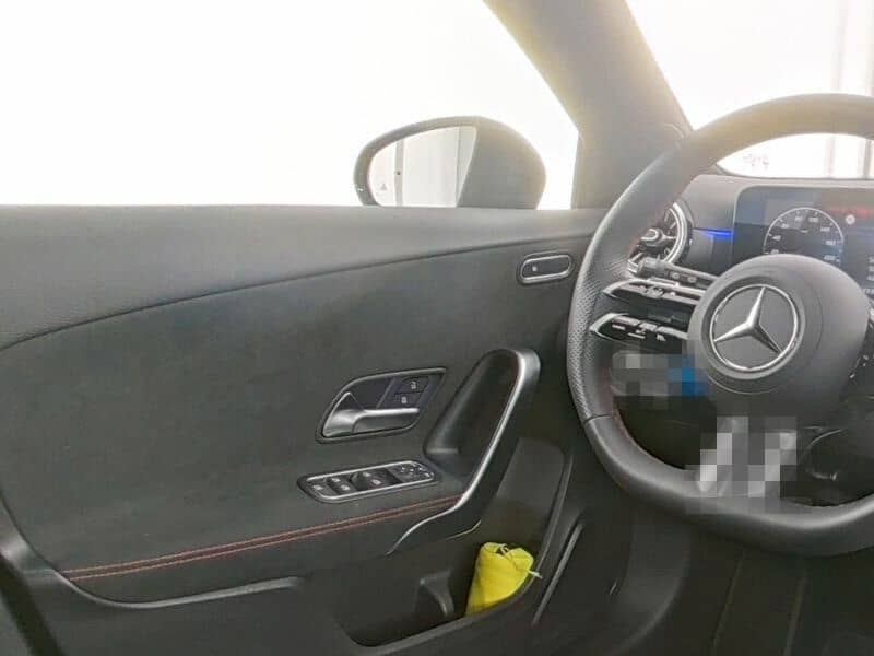 Mercedes-Benz A 200 AMG+FAHR-ASS+AHK+19"+NIGHT+KEYLESS-GO+AMBI foto 5