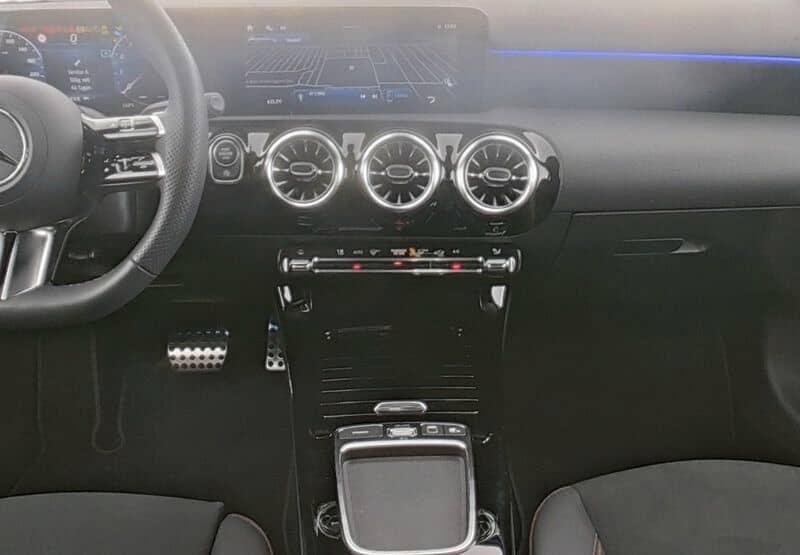 Mercedes-Benz A 200 AMG+FAHR-ASS+AHK+19"+NIGHT+KEYLESS-GO+AMBI foto 8