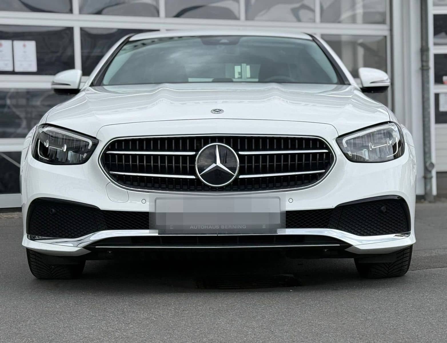 Mercedes-Benz E200 LIMOUSINE TOTWINKEL WIDESCREEN AVANTGARDE foto 2