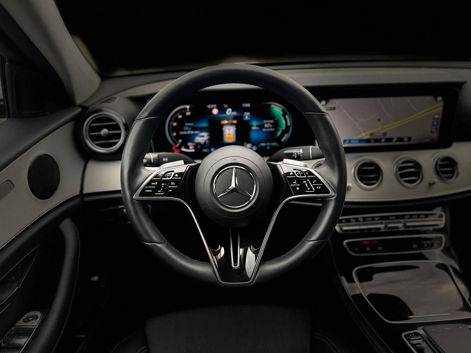 Mercedes-Benz E200 LIMOUSINE TOTWINKEL WIDESCREEN AVANTGARDE foto 23