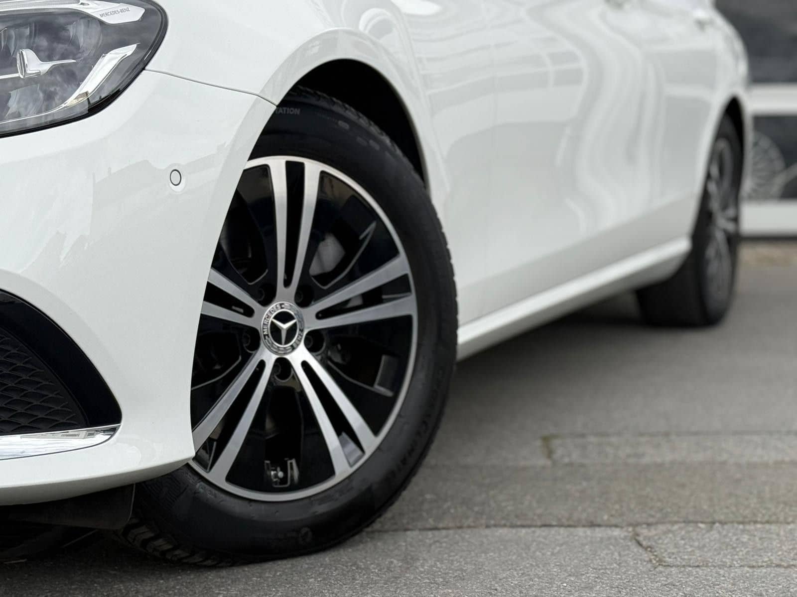 Mercedes-Benz E200 LIMOUSINE TOTWINKEL WIDESCREEN AVANTGARDE foto 5