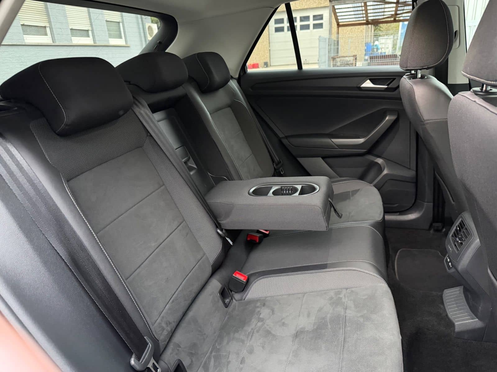 Volkswagen T-Roc Style *AHK*SHZ*LED*SCHECKHEFT*NAVI*DIGITAL foto 12