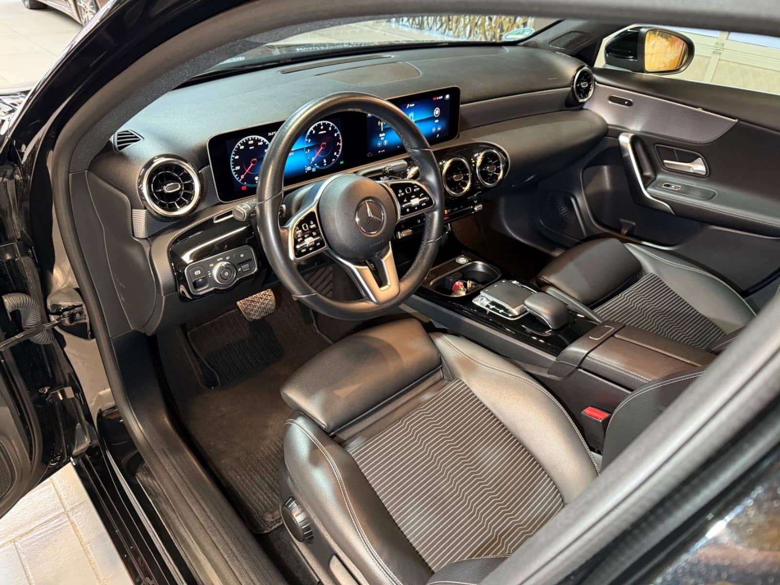 Mercedes-Benz A 250 4Matic Aut.~NAVI~TEILLEDER~LED~AMG FELGEN~ foto 13