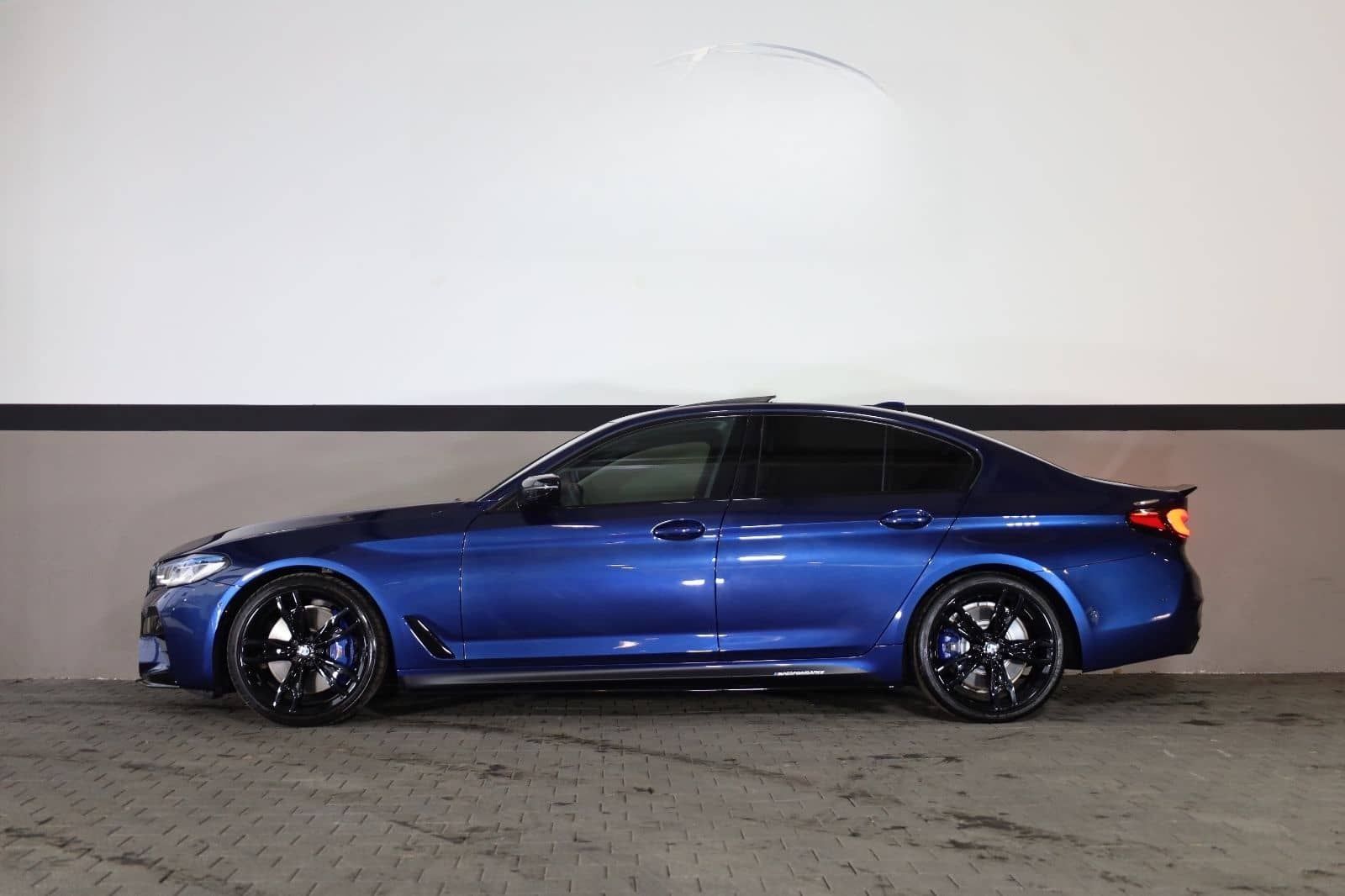 BMW M550i xDrive/HUD/H&K/4xSHZ/LHZ/SBD/LASER/RFK/R20 foto 3