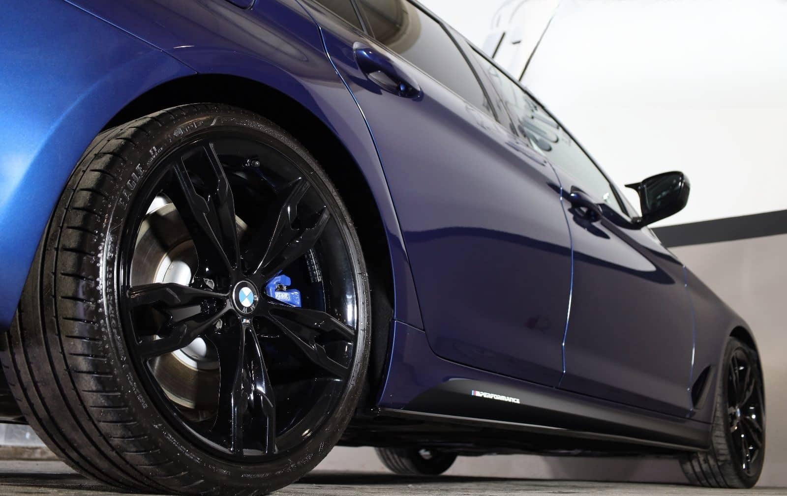 BMW M550i xDrive/HUD/H&K/4xSHZ/LHZ/SBD/LASER/RFK/R20 foto 7