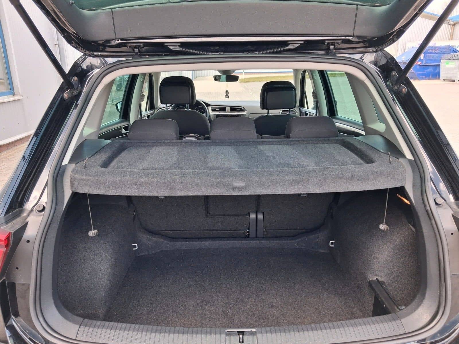 Volkswagen Tiguan * R Line* AHK*DSG* Navi* foto 19