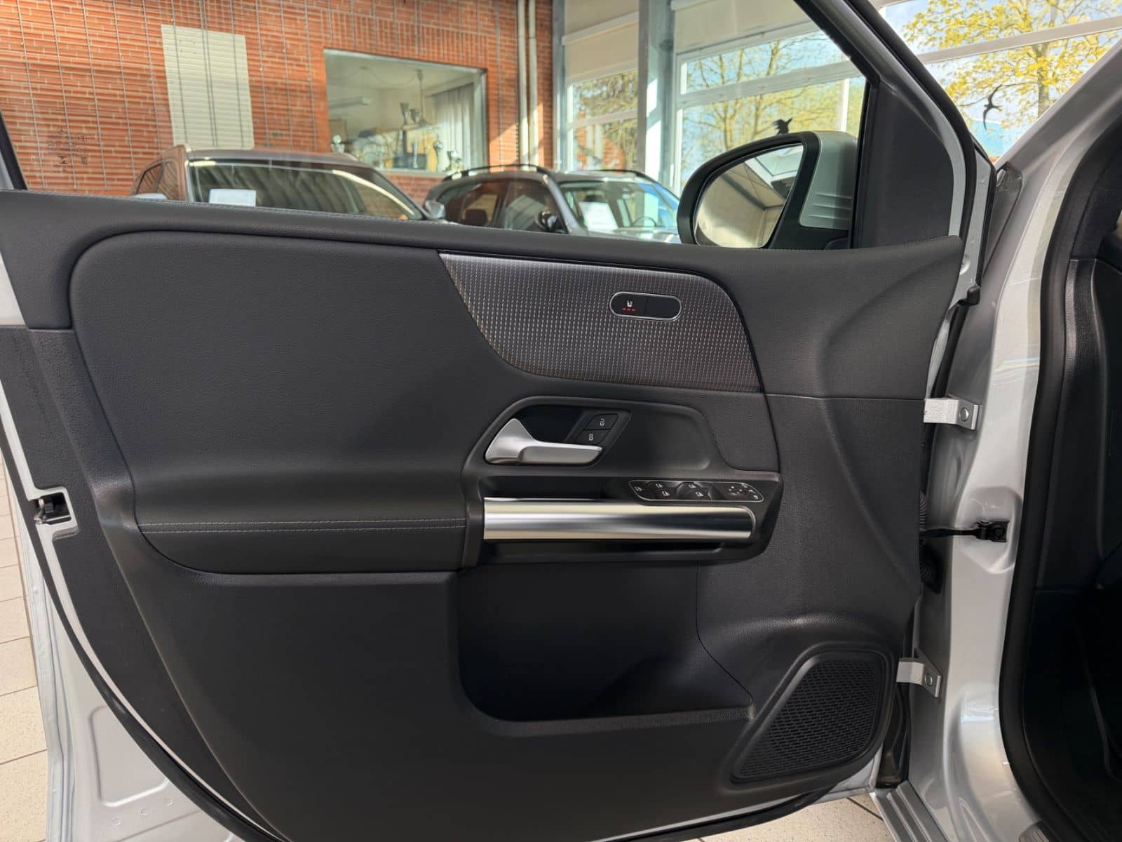 Mercedes-Benz B 200 d MBUX/Multibeam LED/CarPlay/AHK/HeadUp foto 15