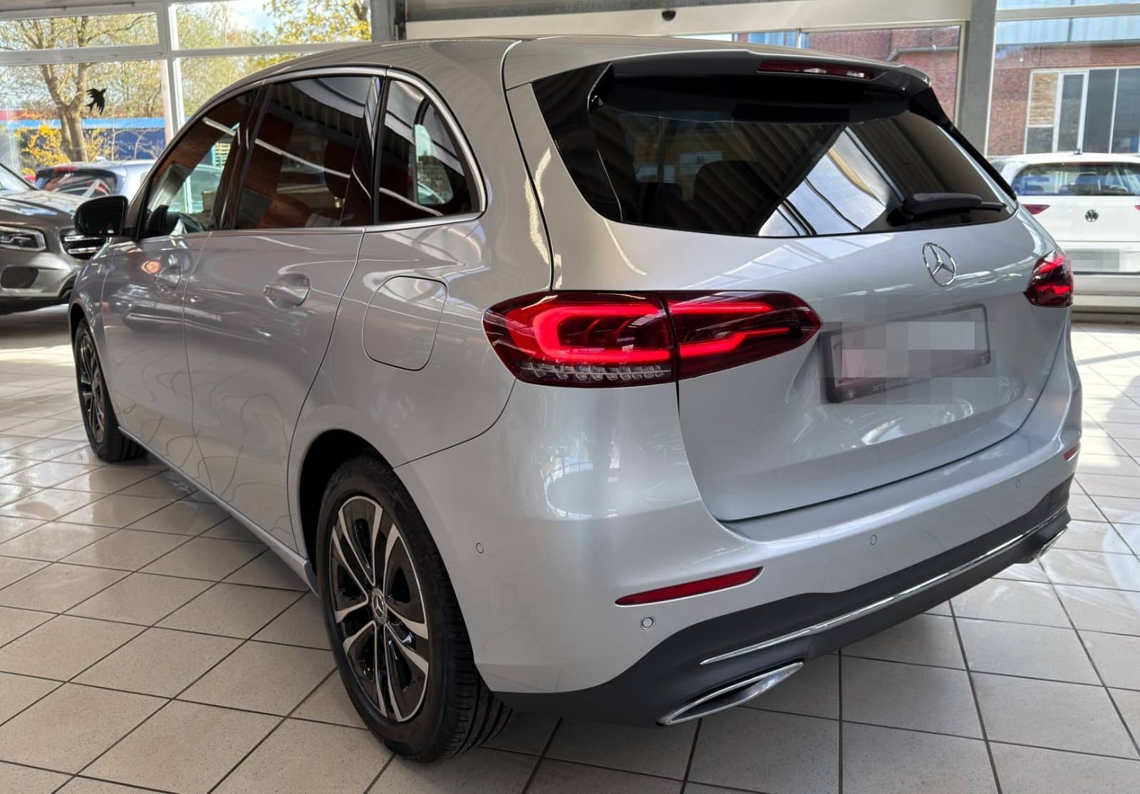 Mercedes-Benz B 200 d MBUX/Multibeam LED/CarPlay/AHK/HeadUp foto 4