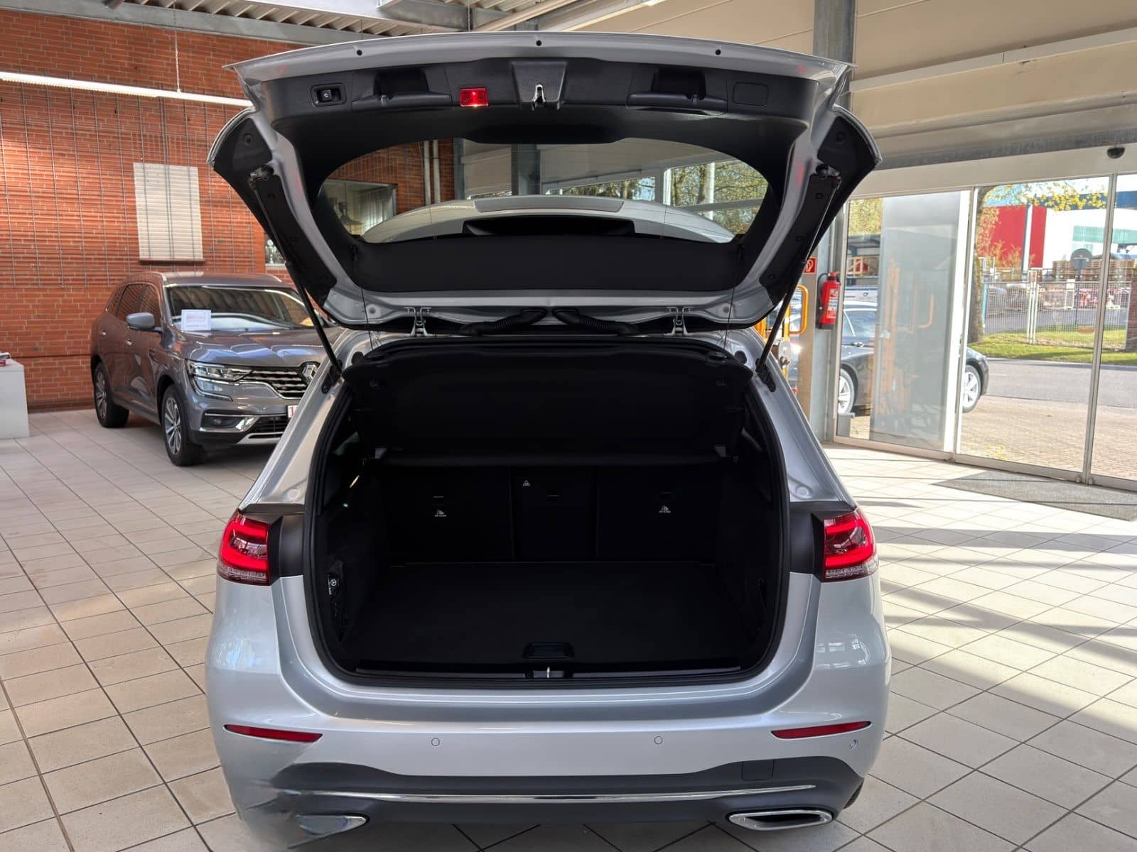 Mercedes-Benz B 200 d MBUX/Multibeam LED/CarPlay/AHK/HeadUp foto 6