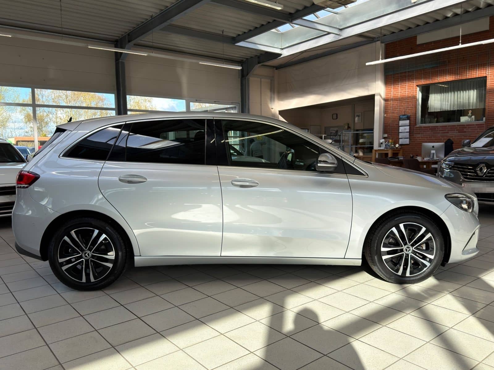 Mercedes-Benz B 200 d MBUX/Multibeam LED/CarPlay/AHK/HeadUp foto 10