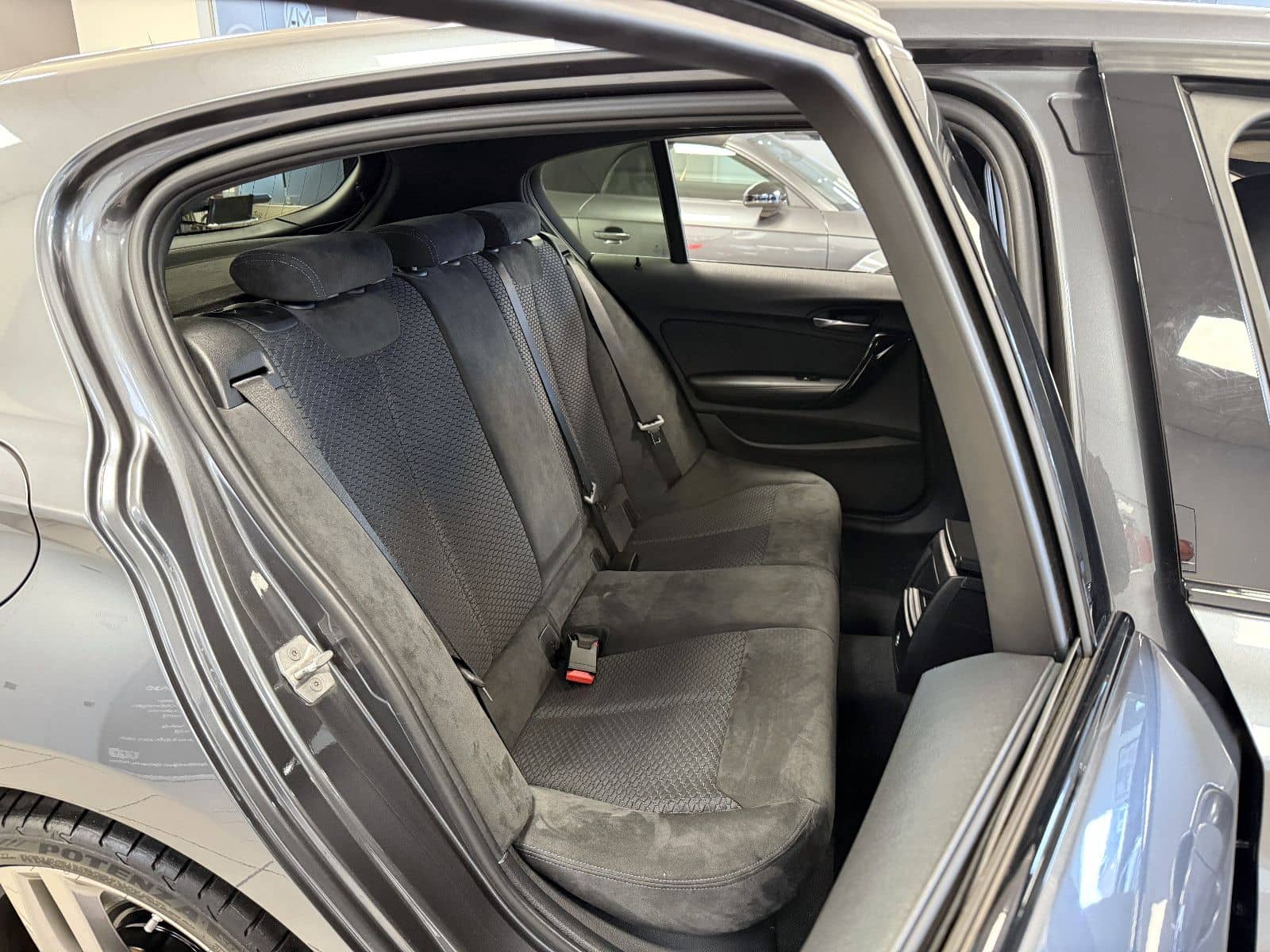 BMW 125i Limo *M Sport*Shadow*LED*HiFi*Einparkh foto 14